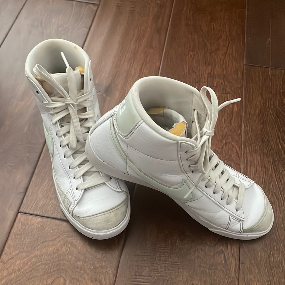 Nike Blazer Mid’ 77 Next Nature, Women’s 7.5, White/Barely Green